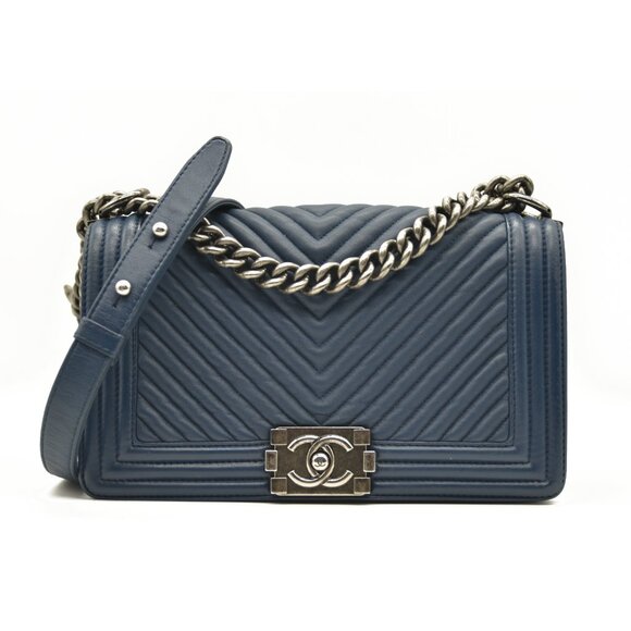 Chanel  Wrinkled Leather Chevron Quilted Old Medium Boy - Picture 1 of 11